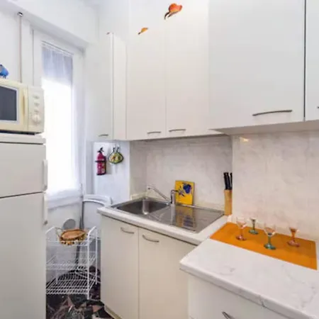 Sunny Apartment Rapallo - 5 Posti Famiglie Spiaggia 10 Min Apartment Rapallo